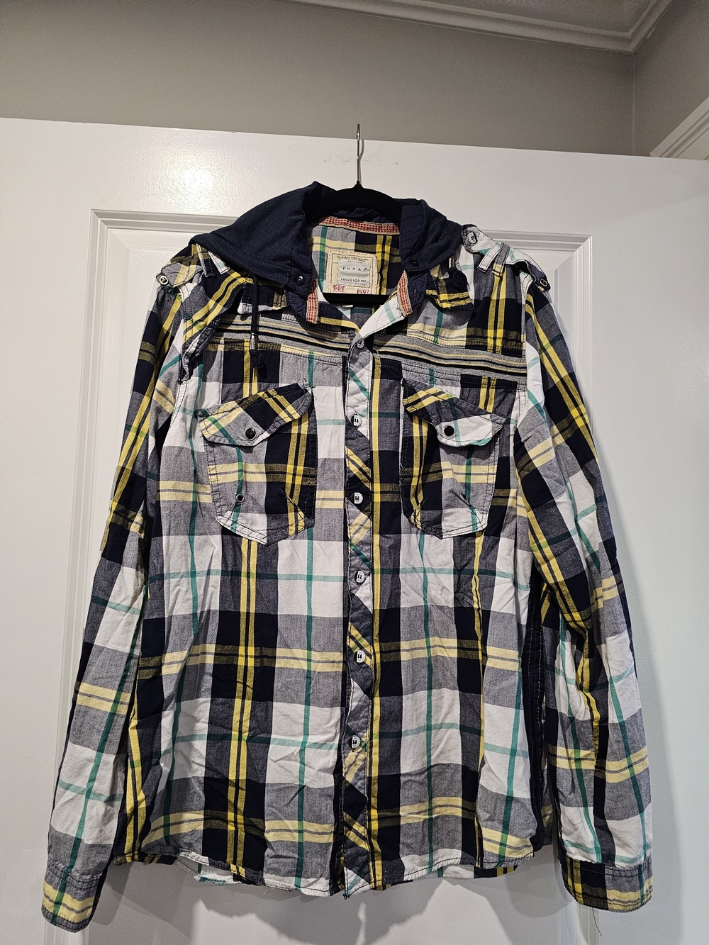 Focus USA Inc. Plaid Hooded Men's Shirt Jacket in Black & Yellow